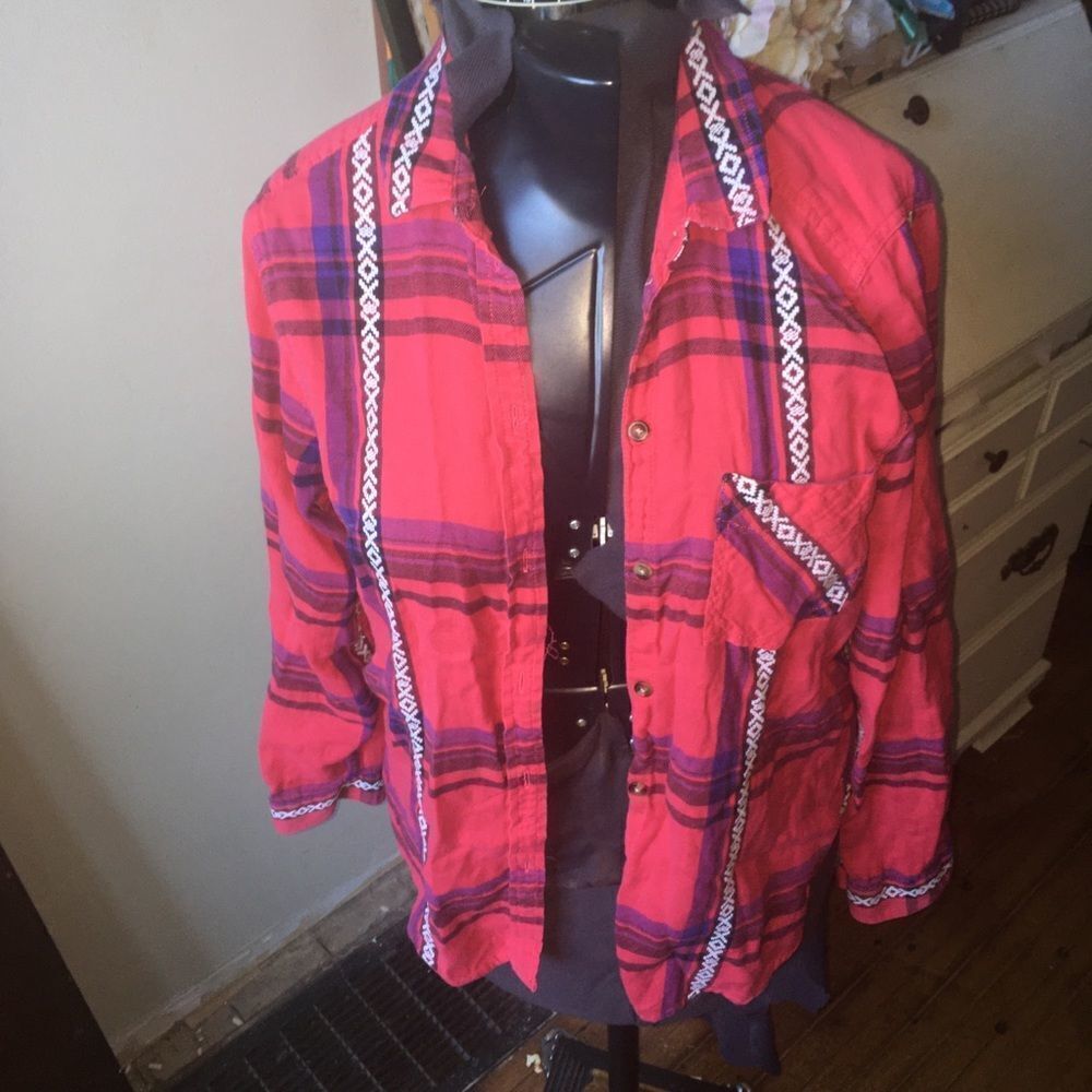 American Eagle L pink plaid, ribbon trim shirt